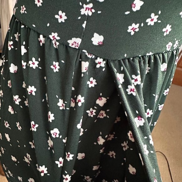 Kaleigh Women Jumpsuit XSP Green Floral Wrap Adjustable Straps & Tie Waist *NWOT - Picture 14 of 15